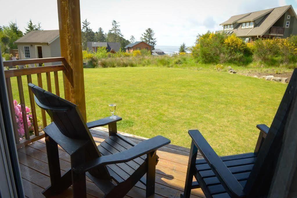 Ocean Mist Guesthouse Ucluelet Exterior photo